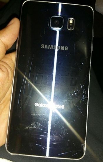 Mặt kính Samsung Galaxy Note 5 bị vỡ